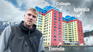 Cómo Un Pueblo ENTERO Vive En 1 Solo Edificio Alaska [upl. by Griff]