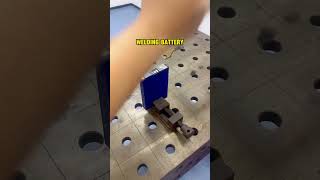 Handheld galvanometer laser welding machine welding battery effect fast welding [upl. by Cazzie]