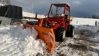 Schneeräumen mit Aebi TT33  Spezial Schneepflug [upl. by Nosidam]