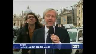 Gabriele Paolini quotIl papa è pedofiloquot incursione al TG1 dopo annuncio dimissioni Papa [upl. by Oriana]