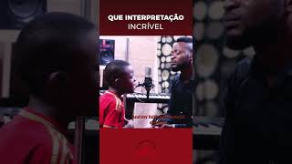 Que Interpretação Incrível Pai e Filho Cantando a Música  Oceanos  Hillsong shorts [upl. by Lashonda552]