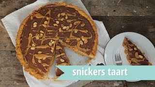 RECEPT  Snickerstaart [upl. by Akinorev772]