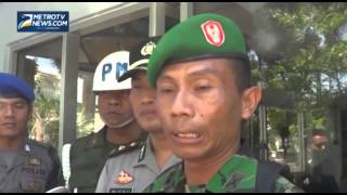 Razia Atribut TNI di Rembang Diwarnai Adu Mulut [upl. by Lyontine]