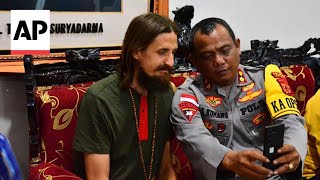 New Zealand pilot held hostage in Indonesias Papua region is freed by rebels [upl. by Atirahc]