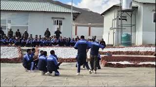 mera bhai dance dekho sabi log 😀ladakh ladakhpolice dancevideo [upl. by Nesta]