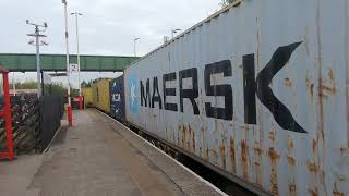 66199 Wakefield euro port to Felixstowe at Normanton 61124 [upl. by Holtz204]