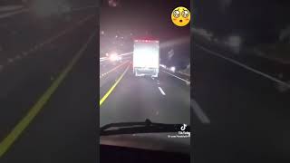 ACCIDENTE DE TRÁILER UN COMPAÑERO SE PERCATA POR LA FORMA DE CONDUCIR DE UN LADO A OTRO [upl. by Etna897]