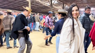 Que chulada de lindas mujeres  LA LIEBRADA EN MARCHIHUE  LOS VILLANOS DE COLTAUCO [upl. by Suirtimed807]