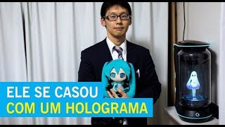 Japonês se casa com holograma da Gatebox [upl. by Reppep]