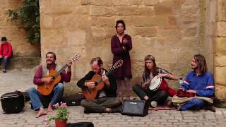 Premiers artistes de rue de cette saison A Sarlat [upl. by Dilly]