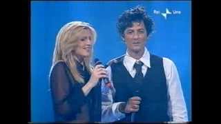 Lorella Cuccarini prova un balletto classico con Fiorello e poi duettano su quotInsiemequot [upl. by Nerhe]