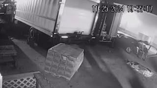 Thief steals from food distribution center in Orlando [upl. by Ylrebmit]