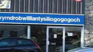 Llanfairpwllgwyngyllgogerychwyrndrobwllllantysiliogogogoch [upl. by Patrizius]