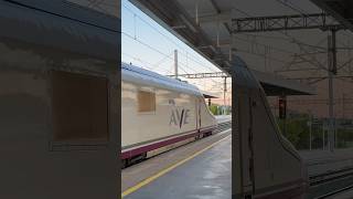 Renfe Ave 112 saliendo de la estación de Albacete [upl. by Cooperstein]