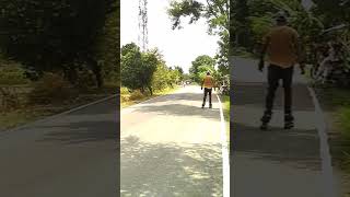 inline skating stunts 😁trendingshorts skatingbalurghatviralshorts publicreaction trend 1mroy [upl. by Moffat]