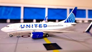 UNBOXING Gemini Wings Boeing 737700  UNITED AIRLINES  1400 scale [upl. by Ymia]