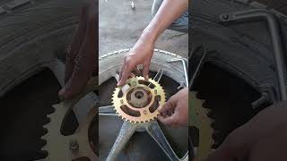 sprocket fitting and chenge Honda livoautomobile motorcyclelike [upl. by Blondy]