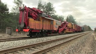 Тепловоз ТЭМ15143 и щебеноочиститель  TEM15143 and ballast cleaner [upl. by Adena]