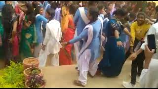 girls school me girl logo ka dance do ghunt mujhe bhi pilade jra [upl. by Hafirahs495]