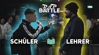 SCHÜLER vs LEHRER RAPBATTLE Klassenbuchdienst 📗 [upl. by Charbonneau596]