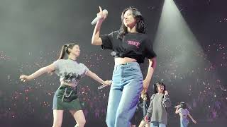 FANCAM 220216 트와이스 TWICE Concert 4th World Tour III Los Angeles quotYes or Yesquot  quotSignalquot Encore [upl. by Heyes646]