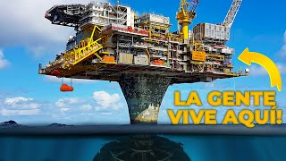 Plataforma Petrolera Gigante En Alta Mar [upl. by Boynton]