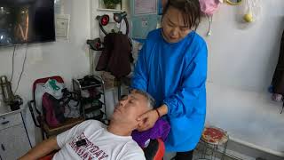 Awesome HeadtoToe Massage from a Chinese Barber Face Head Neck Chin Ear and Shoulder Massage [upl. by Elise]