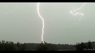 Foudre très proche sur un arbre à 300m  Orage violent du 7 août 2013  Close lightning strike [upl. by Alad514]