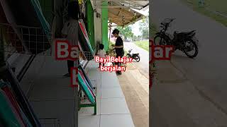 Bayi Belajar berjalan [upl. by Cameron]