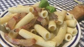 Pasta con guanciale cacio e pepe mantecata nel quotbuccaccielloquot videoricetta n° 1140 [upl. by Reuven983]