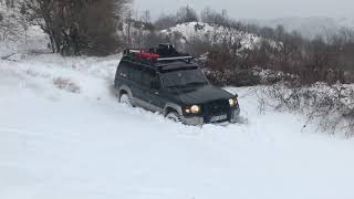 Chasing fun on snow with Mitsubishi Pajero [upl. by Vevina29]