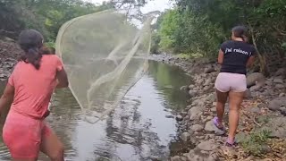 asi pescan 😂las chicas 😍de campo Aventuras Salvadoreñas [upl. by Dorolice]