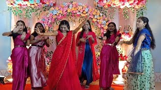 Mehndi laga ke rakhna ❤️Mehndi function ❤️weeding song ❤️ hindi song  viral  bride dance [upl. by Bodrogi]