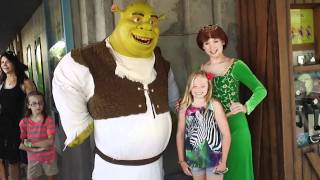 Brogan and Tamara meeting Shrek and Fiona in Universal Studios [upl. by Ecirual797]