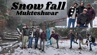 SNOW FALL IN MUKTESHWAR 2022HEAVY SNOW FALL IN MUKTESHWAR NIGHT STAY IN MUKTESHWAR MUKTESHWAR [upl. by Lekram]