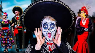 GRINGO PARTICIPA en DESFILE de DIA DE MUERTOS en MEXICO [upl. by Danas237]