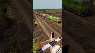 Train running status video bhojpuri dance train newsong [upl. by Daphene]