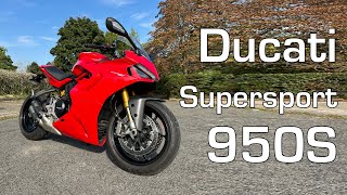 Test de la Ducati Supersport 950S [upl. by Annyrb]