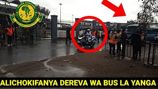 TAZAMA DEREVA WA BUS LA YANGA ALICHOKIFANYA AINGIA KIVINGINE UWANJA WA MKAPA MECHI DHIDI YA SIMBA [upl. by Ilahsiav]