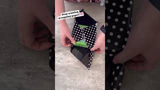 Genius gift wrap hack present gift hack mrbean maths alberteinstein mathtrick mathstricks [upl. by Nnayt973]