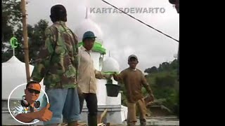 GOTONG ROYONG BANGUN RUMAH WARGA DI SEBELAH MASJID  Kuningan Jawa Barat 2005 Disco [upl. by Laucsap]