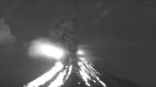 Volcán de Colima Espectacular explosión 3 de junio 2015 a las 612am [upl. by Novek164]