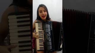 Genilza do Acordeon de apenas 12 anos tocando e cantando gostoso demais mestre Dominguinhos [upl. by Nilhsa]