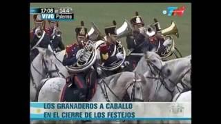 Marcha de San Lorenzo  Granaderos a Caballo  en los 200 años de nuestra Independencis [upl. by Ramilahs]