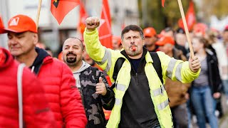 Tausende Beschäftigte der Metallindustrie protestieren für höhere Löhne [upl. by Forrest123]