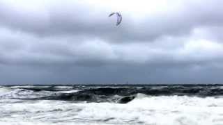 Kitesurfen bei Windstärke 8 auf Sylt [upl. by Soutor]