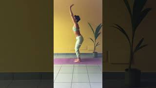 Risveglio muscolare🧘‍♀️sequenza mattutina shortsvideo flessibilità yogagirl [upl. by Tserof]