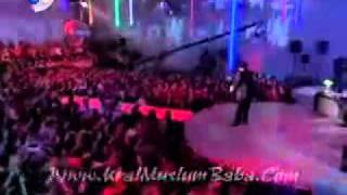 Müslüm Gürses amp Öykü GürmanSarıl Bana Beyaz Show [upl. by Hecker]