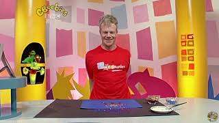 CBeebies  SMarteenies  S01 Episode 24 Making Glitter Pictures [upl. by Fishman836]