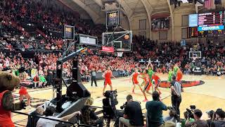 Last minute of Oregon at Oregon State Ducks Win a Close One [upl. by Aihtnic]